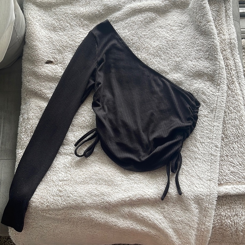 Black SHEIN one shoulder long sleeve shirt. Size S.